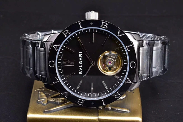 ブルガリ時計正面デザイン